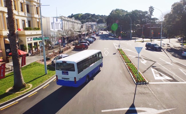 Devonport Hopon and Hopoff Bus Tour through the village - Fullers360