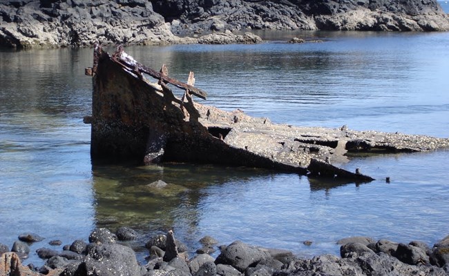 Shipwreck Bay Rangitoto.jpg