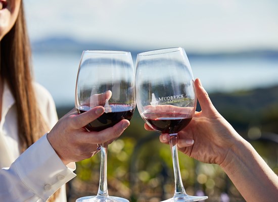 wine-on-waiheke-tour.jpg