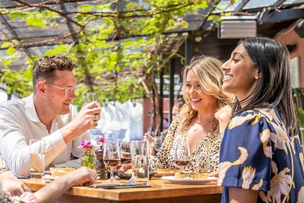 waiheke island wine and dine - vineyards and restaurantes