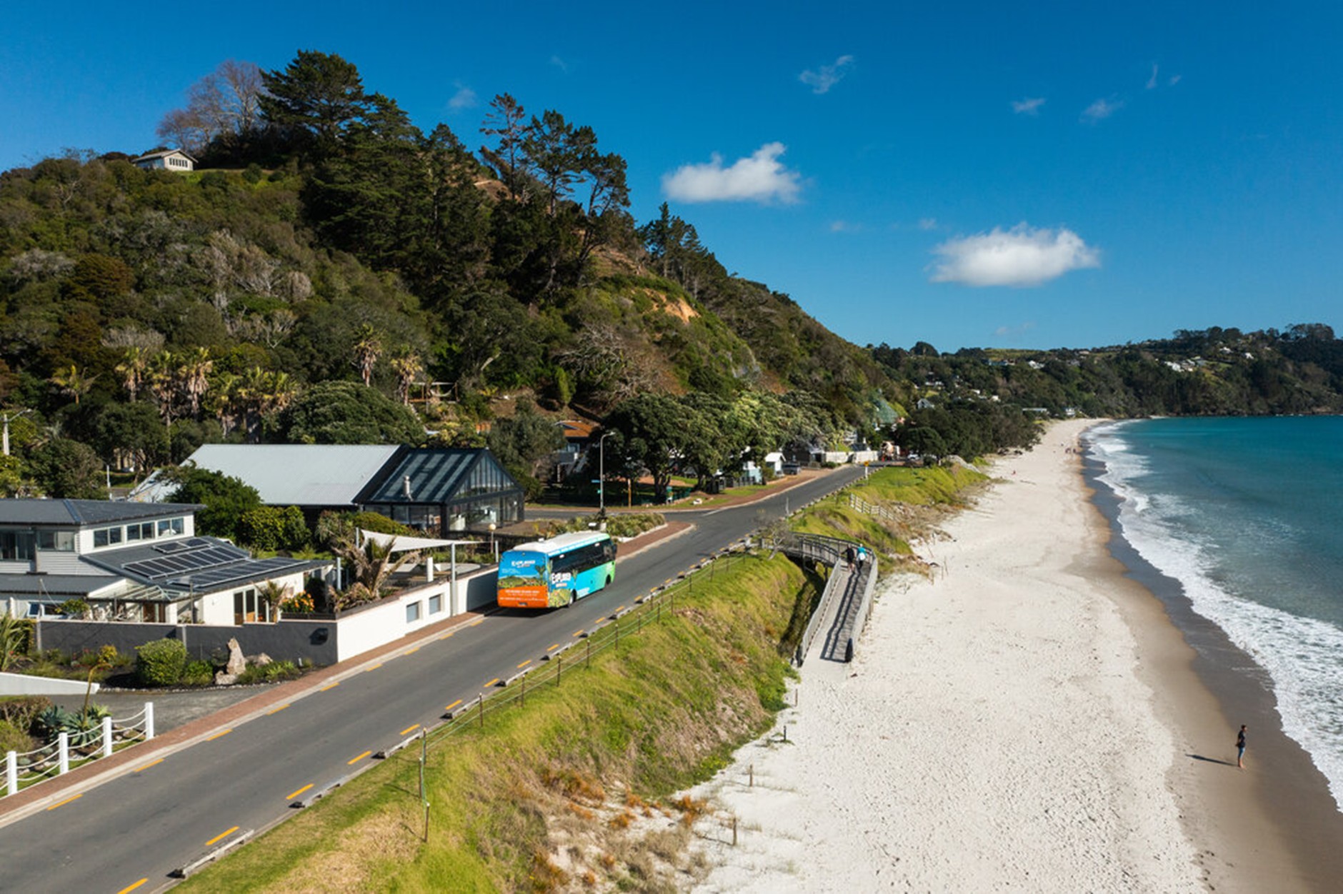 Onetangi beach.jpg