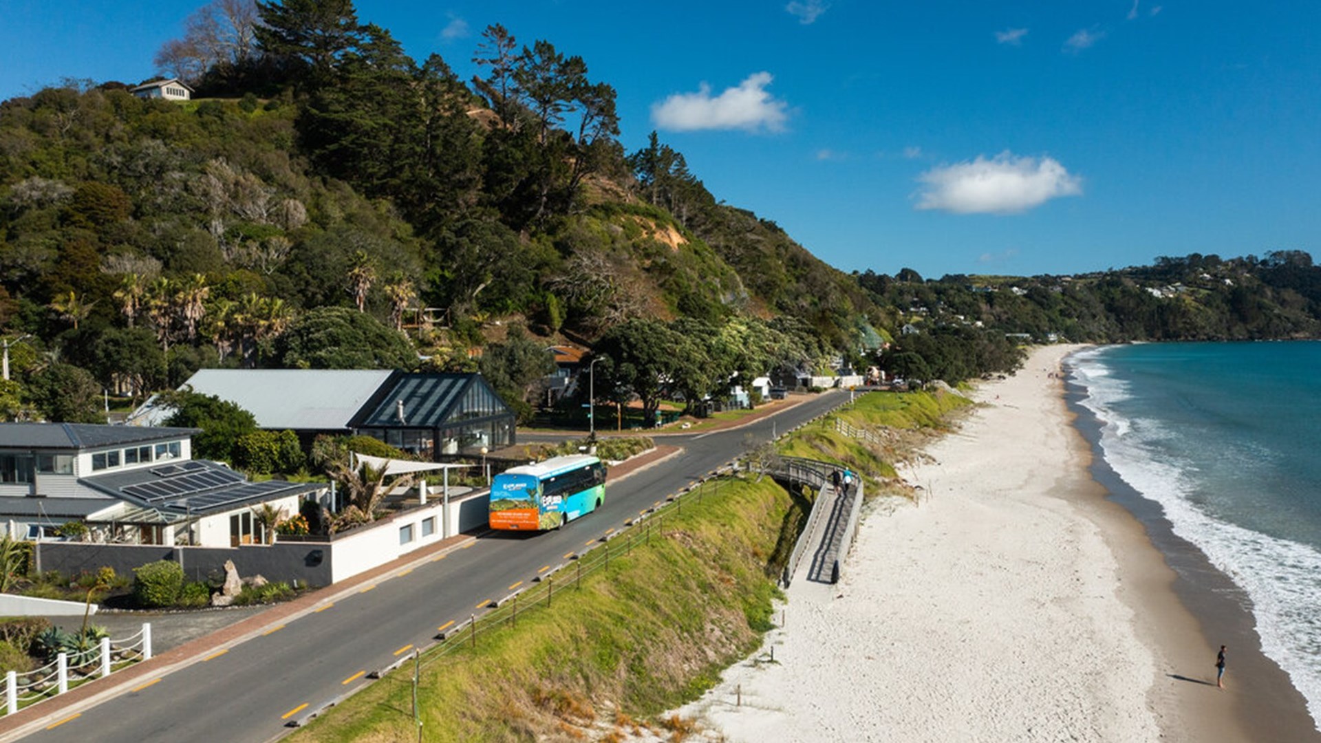 Onetangi beach.jpg